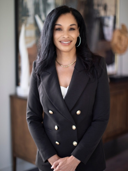 Shelley Stringer, Real Estate Agent